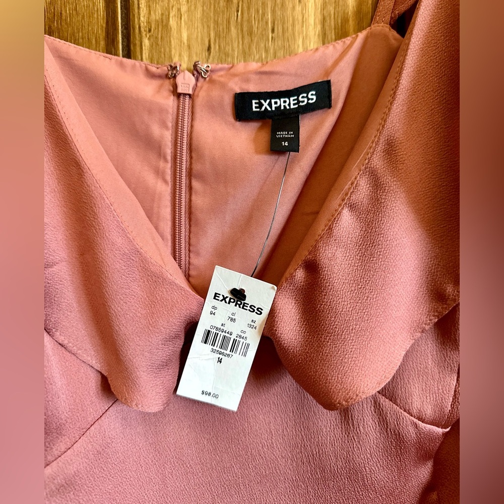 Express Dress. Size 14. 21" Pit To Pit 44"-57" Length High Low Hemline. MSRP $98 - Picture 3 of 4